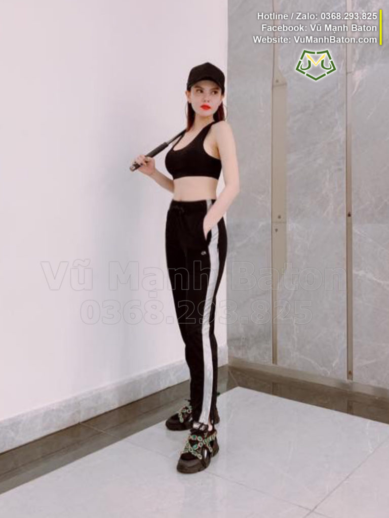 Nguoi mau Thi Thi (Vinhomes Central Park, TpHCM) da mua Baton ASP Chinh Hang mau den Army (1)
