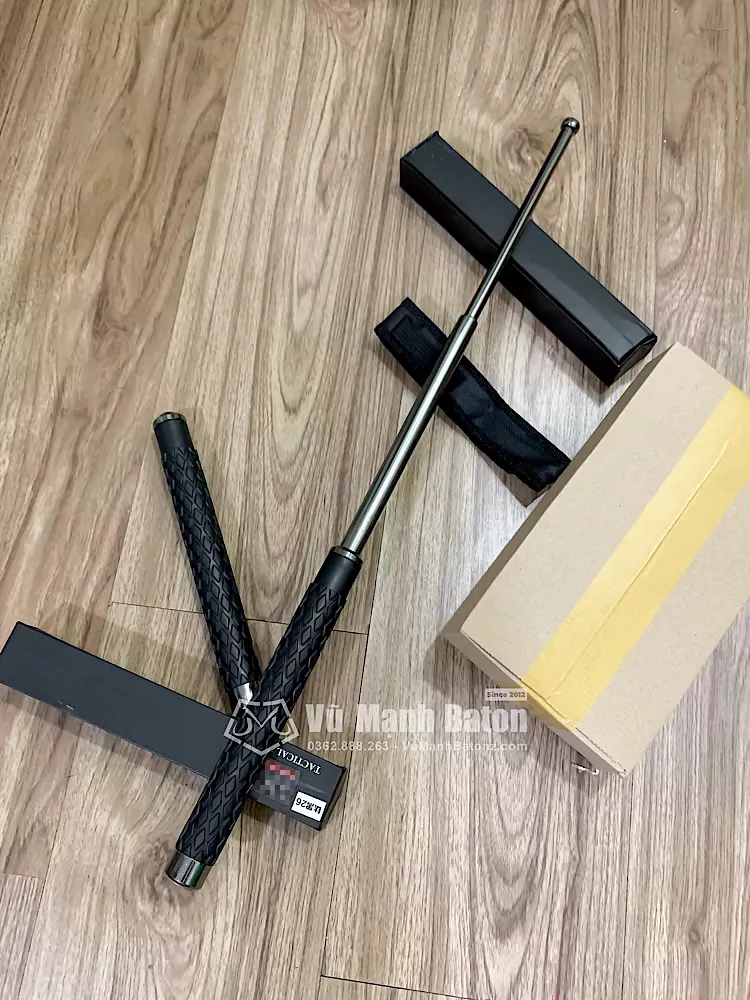 Ban Tri Ho (Go Vap, TpHCM) mua 2 cay baton ASP Army (1)